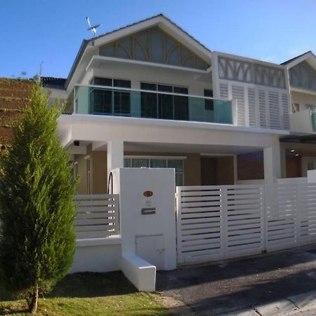 Homestay Cameron Highlands Golden Hill 5Br Semi D Golden Hills Night Market No Bbq Brinchang Exterior photo